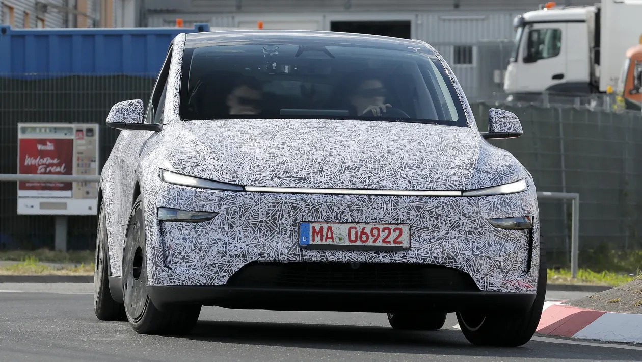 테슬라 '뉴 모델 Y 퍼포먼스' 테스트카 (출처 : 오토스파이넷)