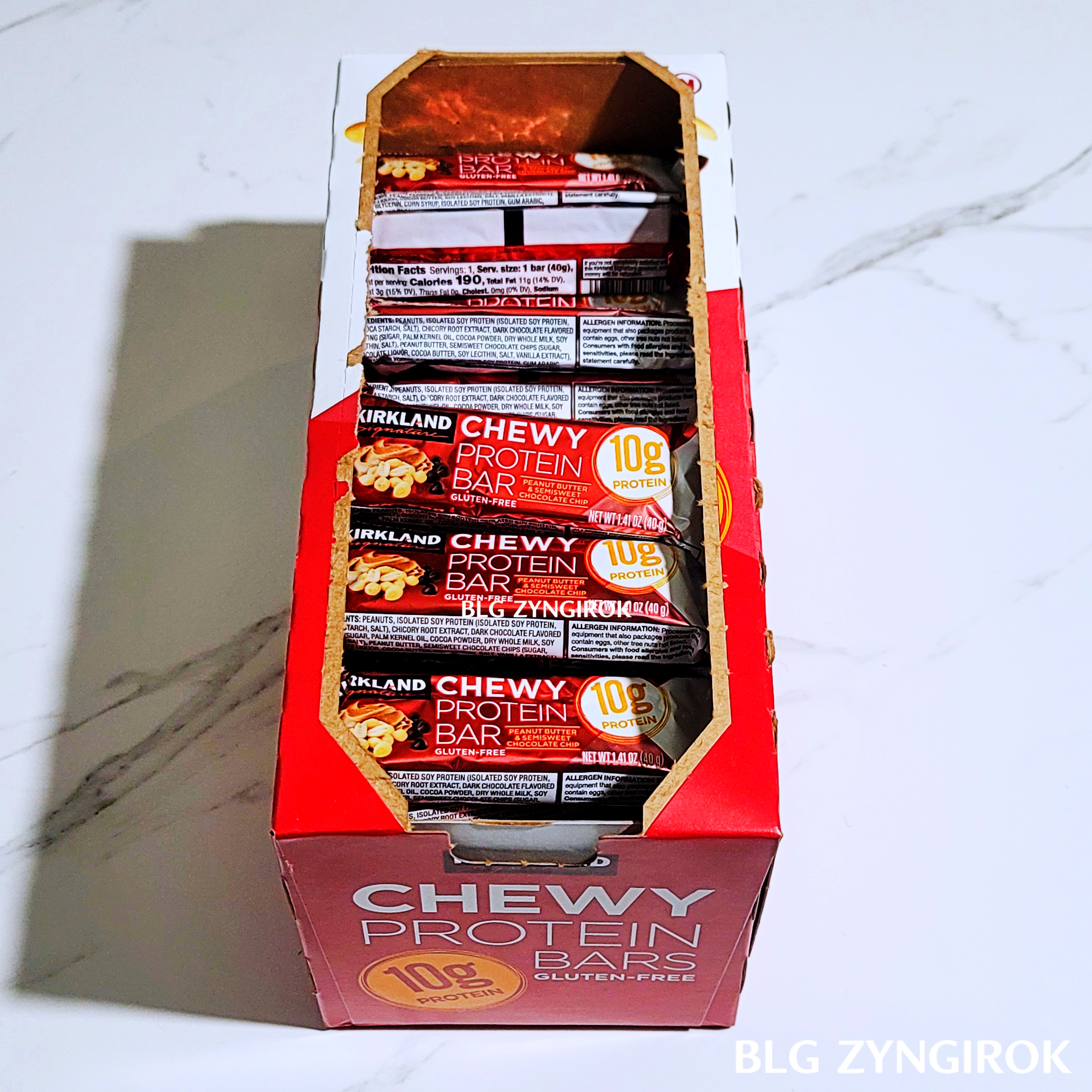 상자를-다뜯은-츄이-프로틴바-모습이다.-마트-매대에-전시해도-될것같은-모습이다.