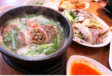 골목 끝에 숨은 보석, 구리시의 백년 노포 맛집 이야기