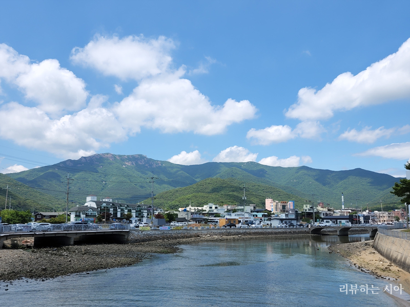 산위에_둥둥_떠있는_구름