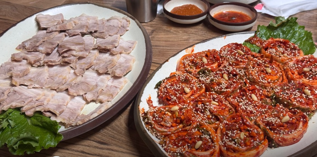 이필당족발보쌈-꽃김치