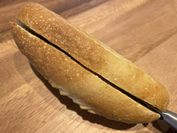 당근라페 샌드위치 만들기 레시피 - 바게트빵 세로로 길게 반 자르기