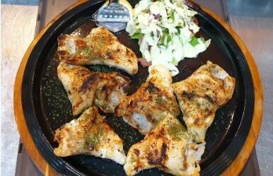 생생정보 두집살림 동해 한달 살기 바다 앞 숙소 근처 생선구이 나베 맛집 어향 동해시청 문화예술과 등대그집 기념품점 문화팩토리 덕장카페 무릉별유천지