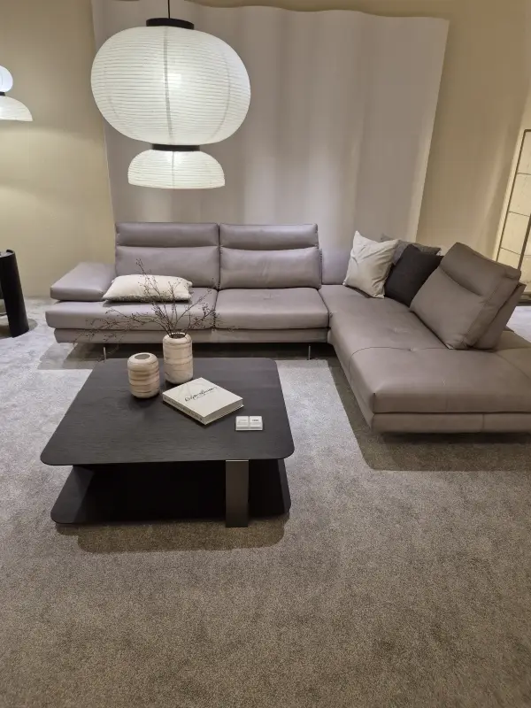 지하2층 쇼룸 사진 두 번째