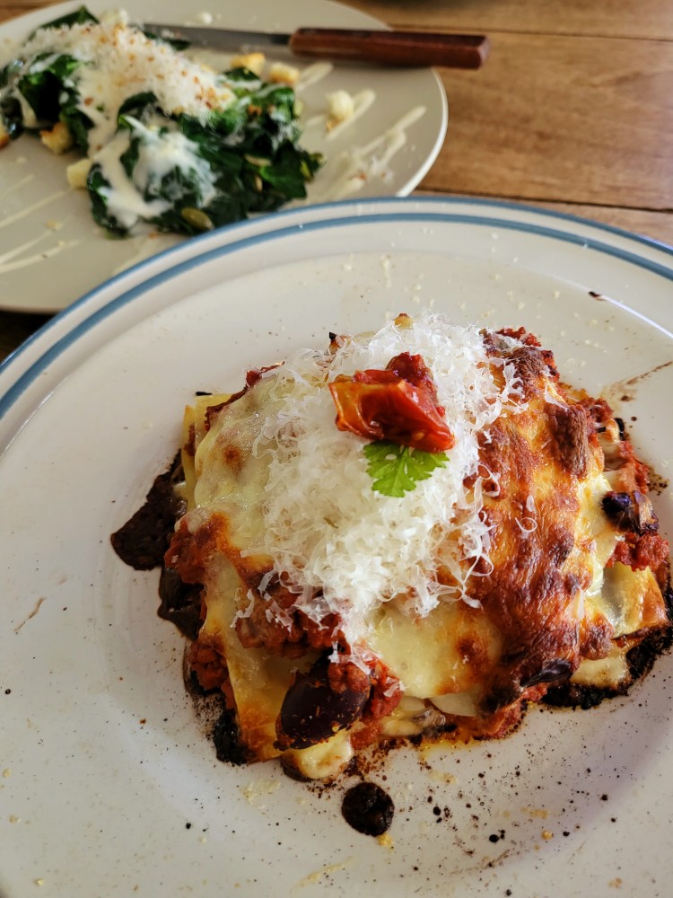 시금치 볶음과 라자냐