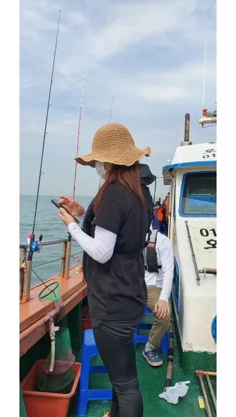낚시 옷차림 추천 계절별 방수 방한 통풍 기능성 의류_12