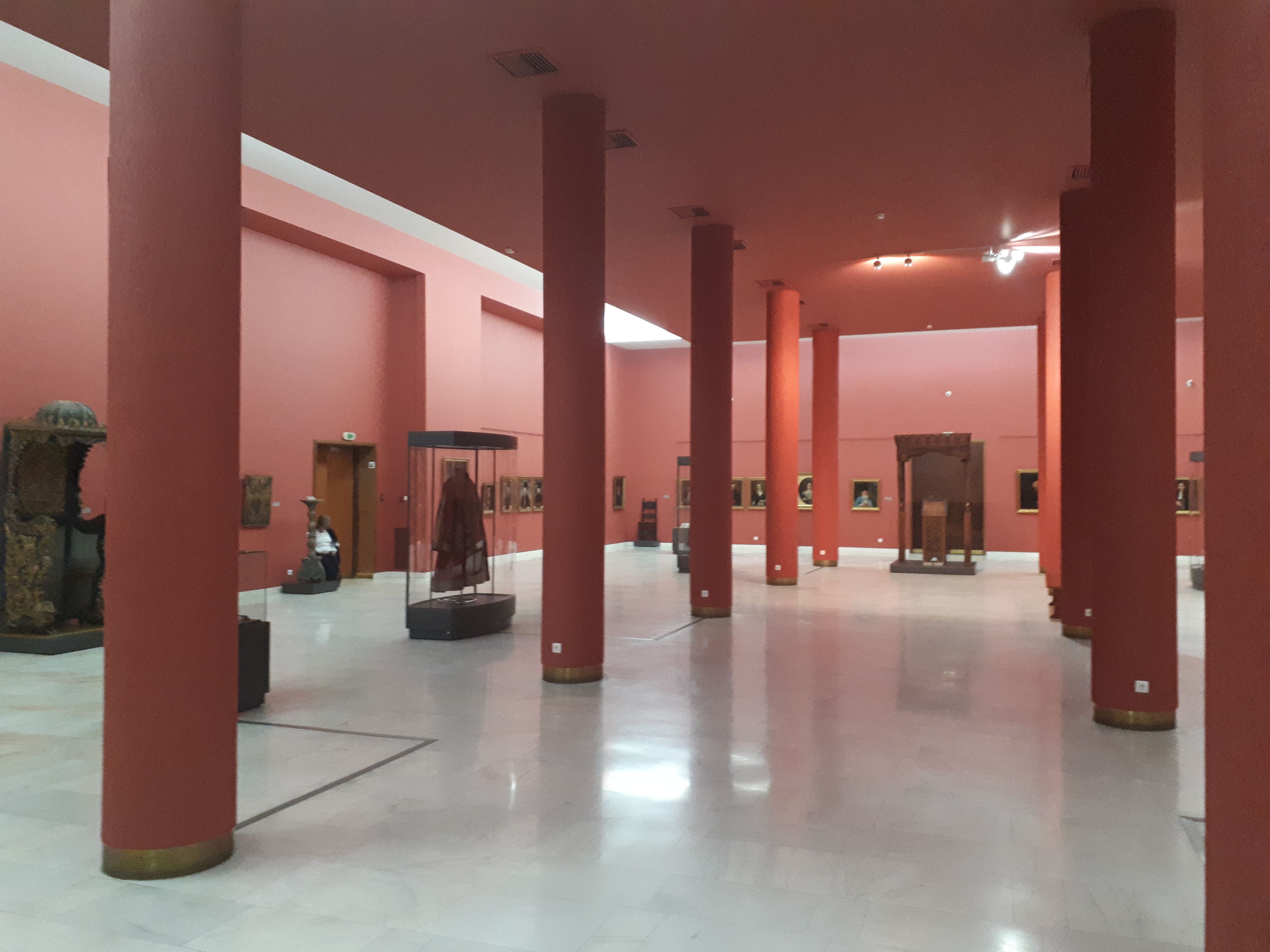 루마니아 부쿠레슈티 왕궁 미술관 전경