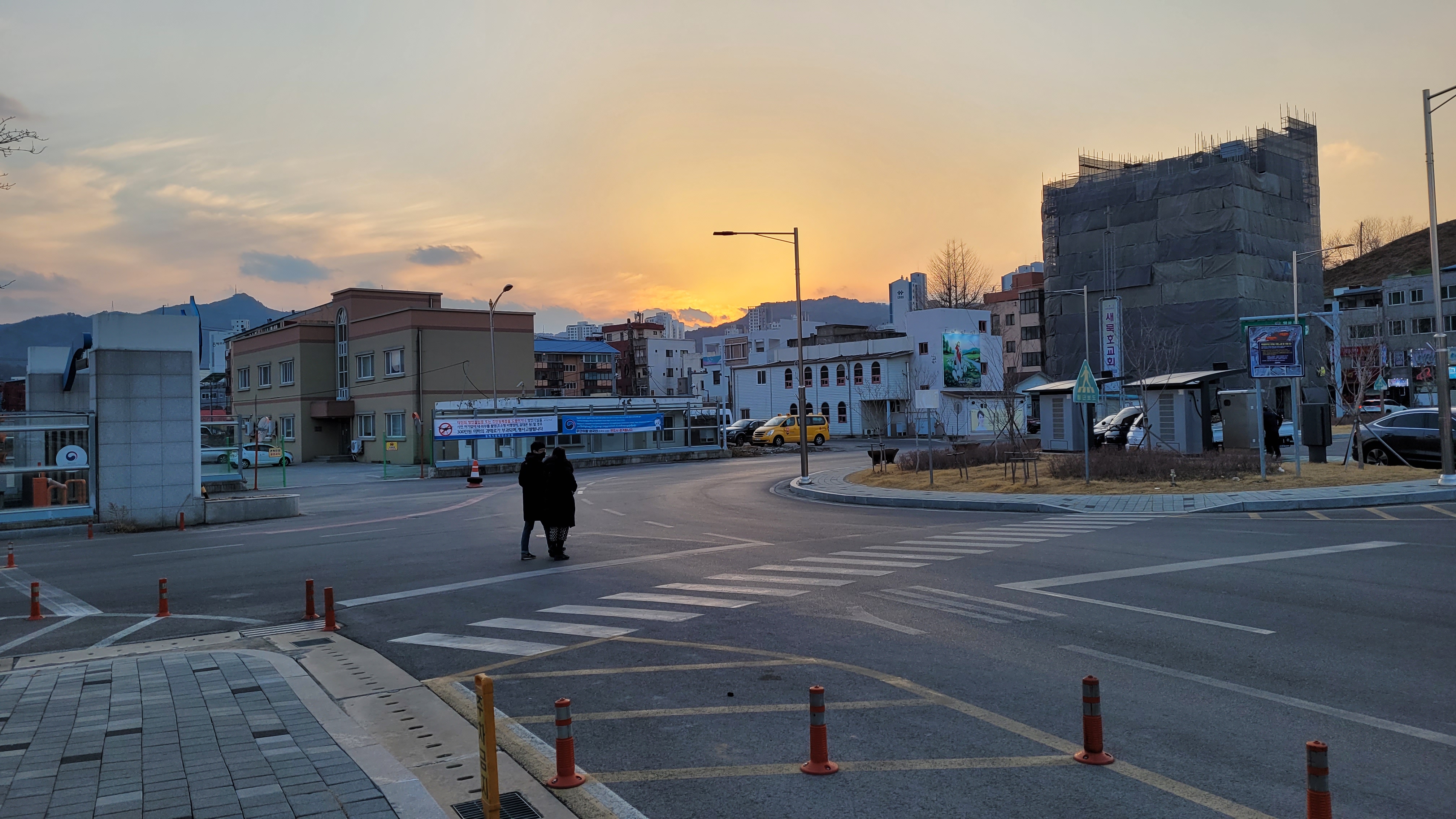 해지는 묵호 거리 풍경