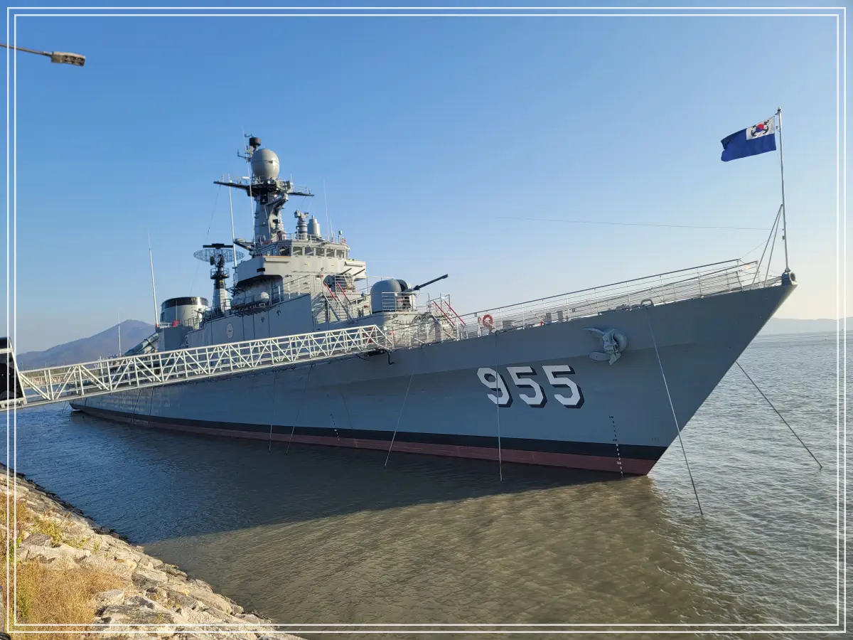 마산함-출구-전경