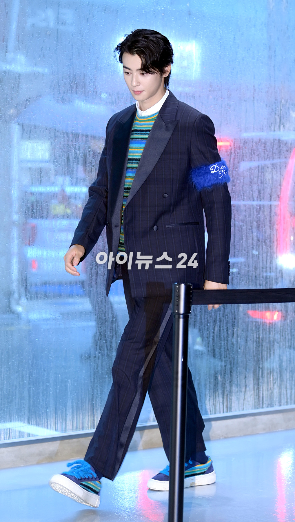 아스트로 차은우가 13일 오후 서울 성동구 성수동 한 스튜디오에서 열린 디올 맨즈 티얼즈 컬렉션 출시 팝업스토어 행사에 참석하고 있다. [사진=정소희 기자]