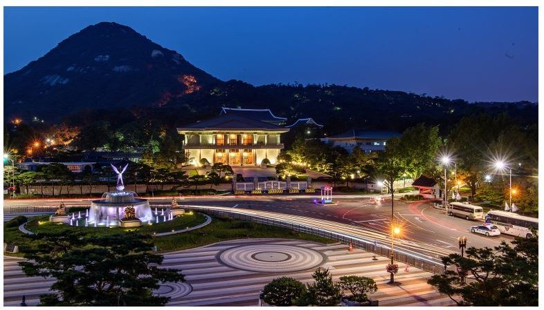 청와대 야간 전경