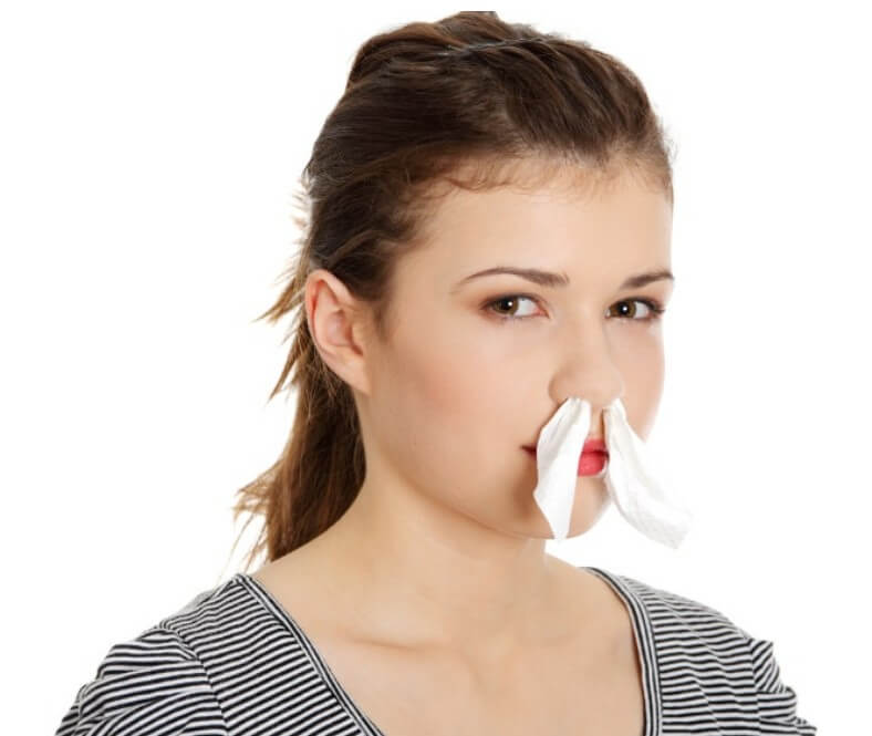 코피가 계속 나는 여성