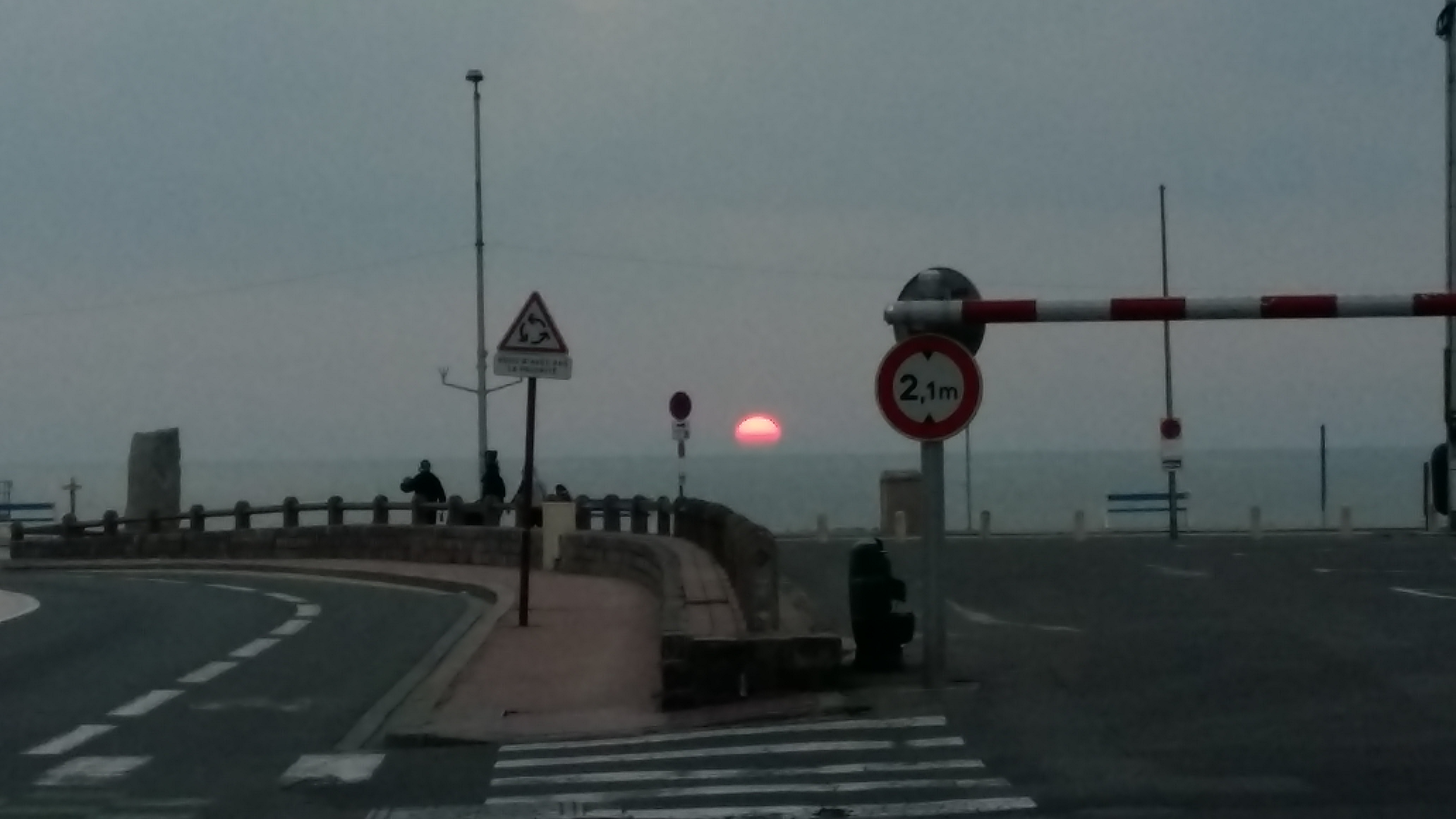 프랑스 칼레 일몰 줌인