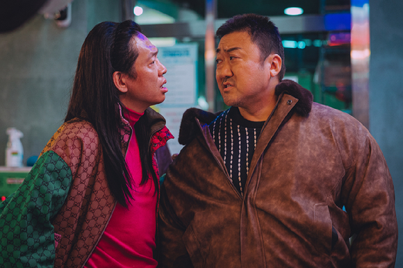 배우 박지환과 마동석이 영화 '범죄도시4'(감독 허명행)에서 열연하고 있다. [사진=에이비오엔터테인먼트, 플러스엠 엔터테인먼트]