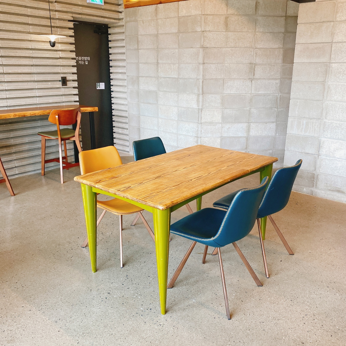 충북 청주 부모산 주봉마을 주봉저수지 한옥 북카페 인문아카이브양림 후마니타스