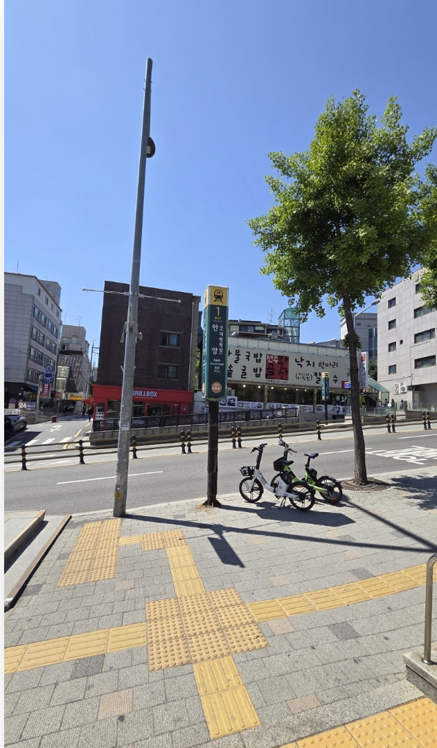 Anam Station Exit 1 elevator Seoul subway Line 6 Korea University