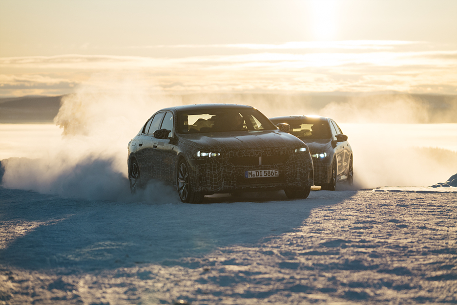 BMW 신형 5시리즈 풀체인지 위장막 테스트카