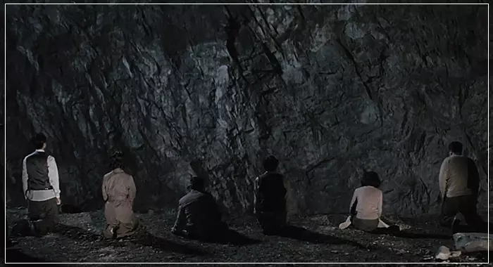 영화-색계-사형장에-끌려온-왕치아즈와-동료들