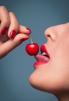 입술이 마르는 이유 입술 건강 상태 입술 갈라짐 마름 치료법