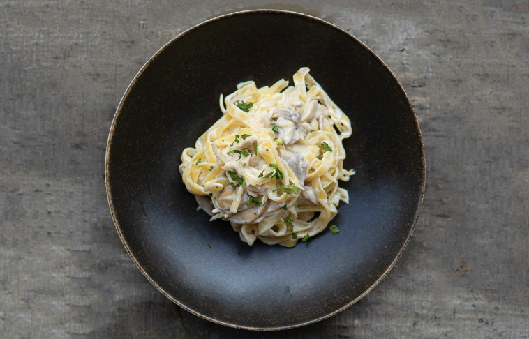 오븐 없이 만드는 치킨 크림 파스타