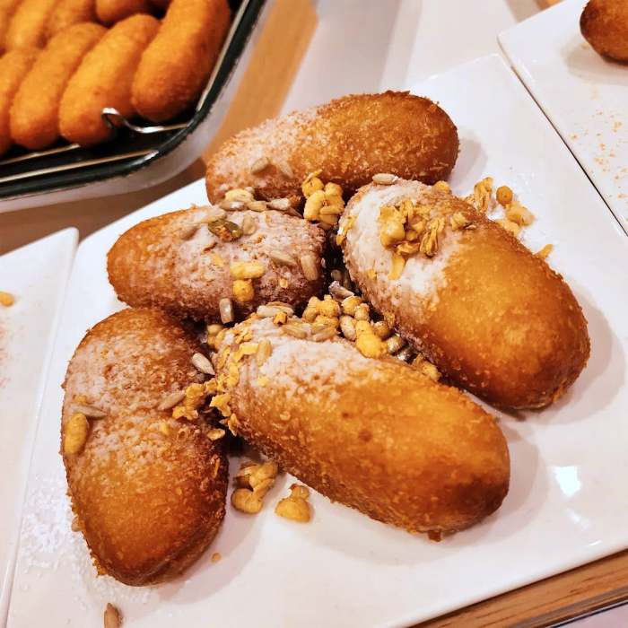김창옥 콩물도넛 조청콩도넛 인절미라떼 강릉 주문진 도깨비시장 맛집