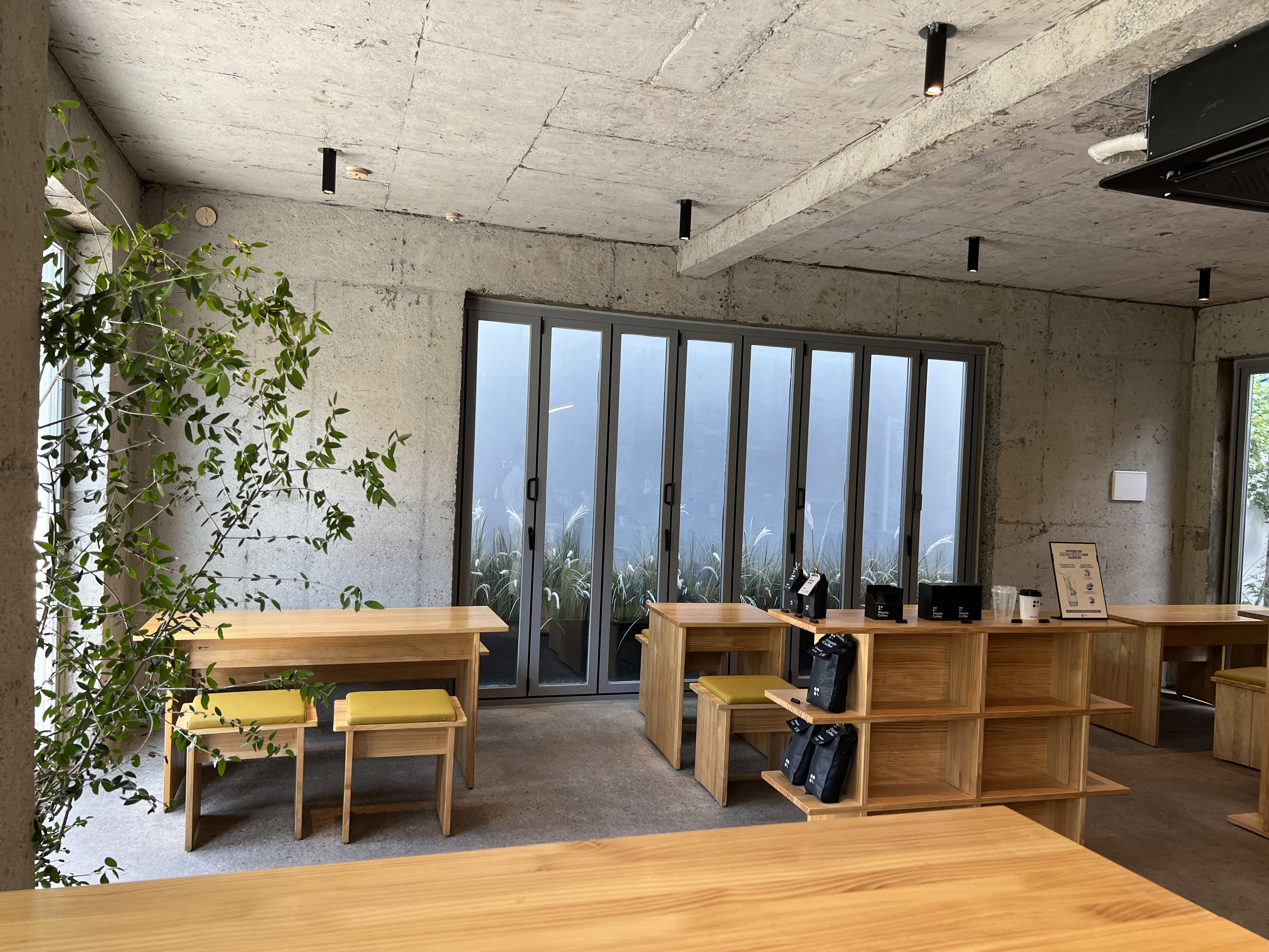 달서구카페 steady coffee 내부