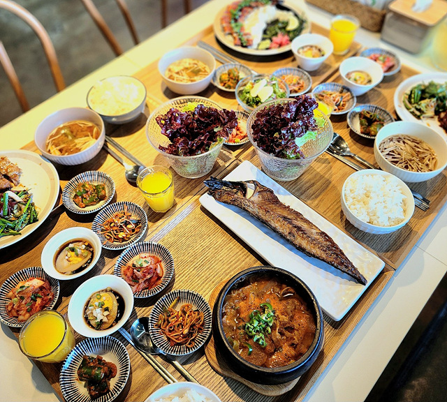 경주 맛집 황리단길 현지인 추천 경주여행 화린훠궈 황리단길점 여미온 경주황소곱창 황리단길본점 교동집밥 경주황리단길점 큰기와 황리단길 본점 소향몽 황리단길본점 소나무 황리단길본점 외가 황리단길본점 동양백반 경주황리단길 본점 개정 황리단길점