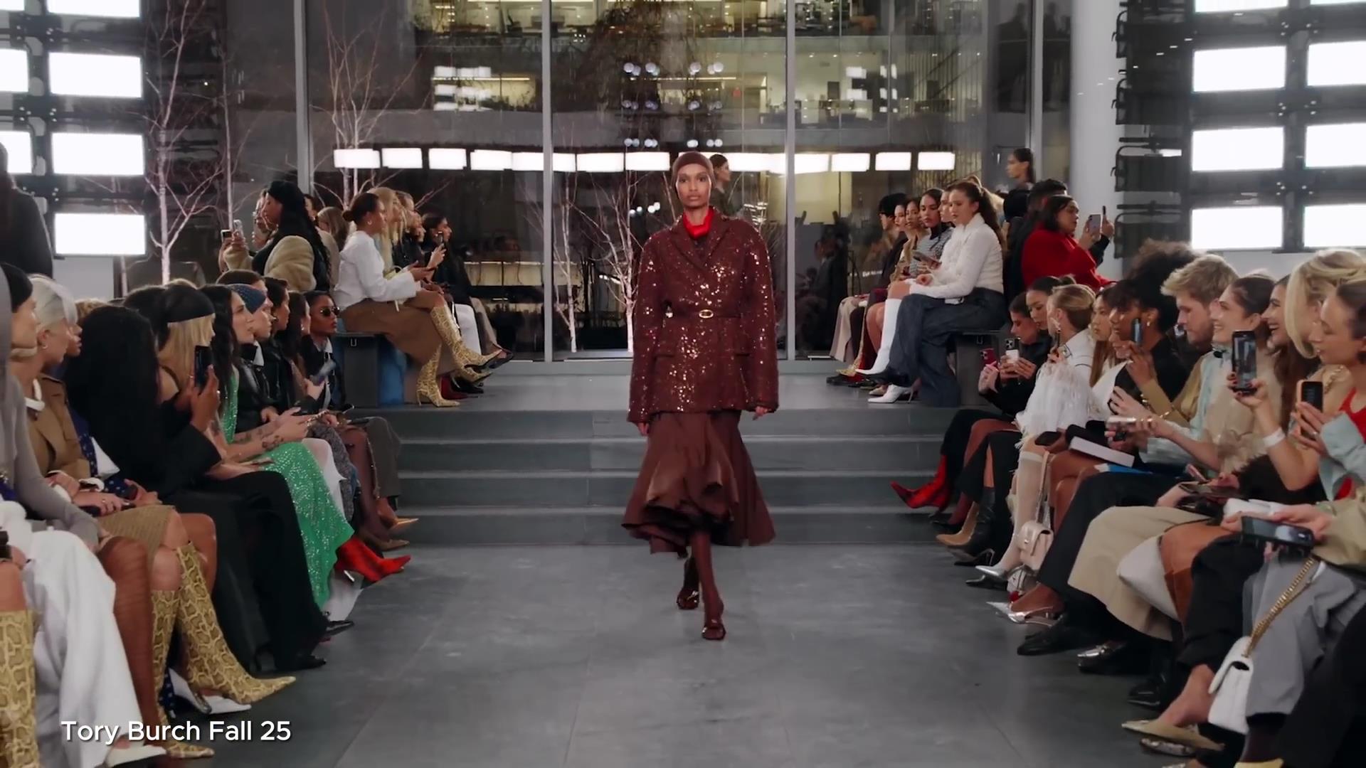 미디 스커트와 펜슬 스커트