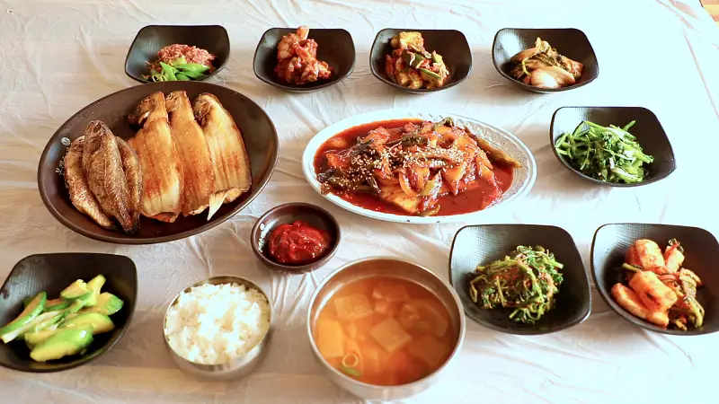 김영철의 동네 한 바퀴 못생겼지만 맛있는 꾸덕한 박대 정식 충남 서천 장항 맛집 소개