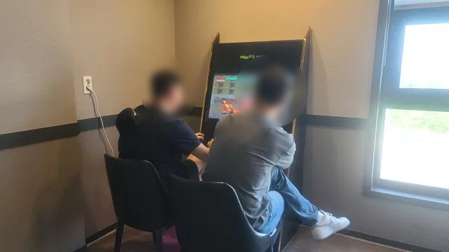 공용거실에 있는 레트로 게임기