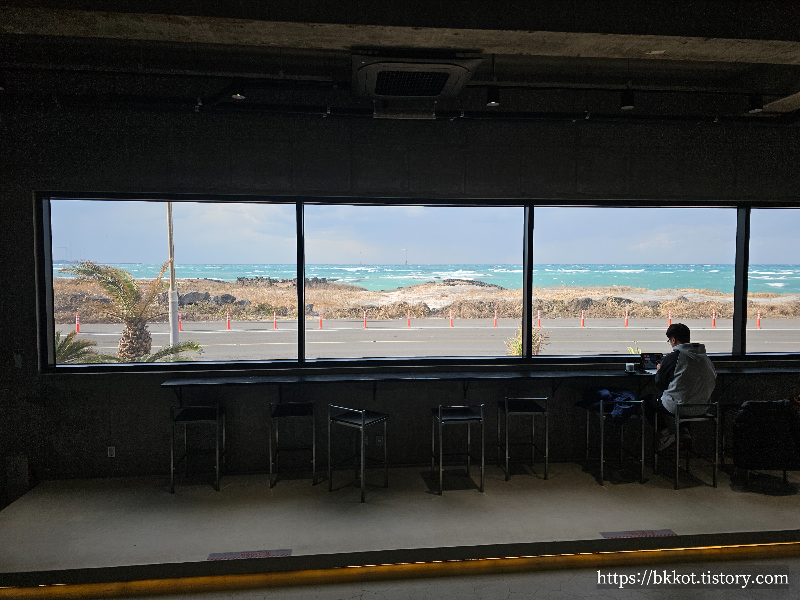 제주 레이오버 카페