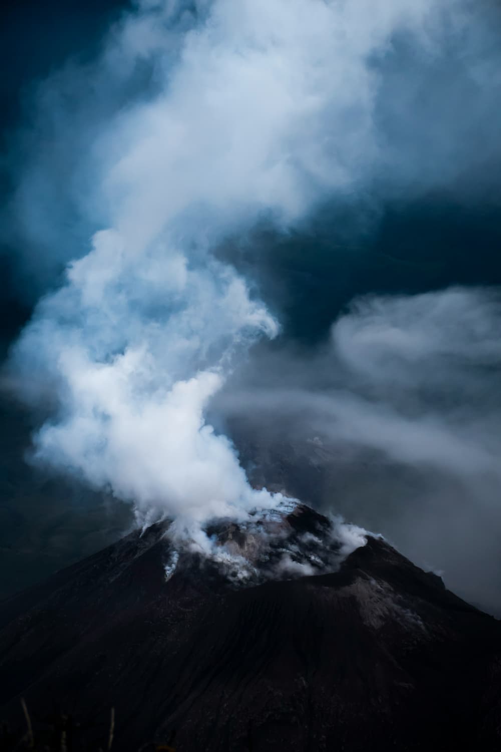 2025년 크라셰닌니코프 화산 뉴스 속보