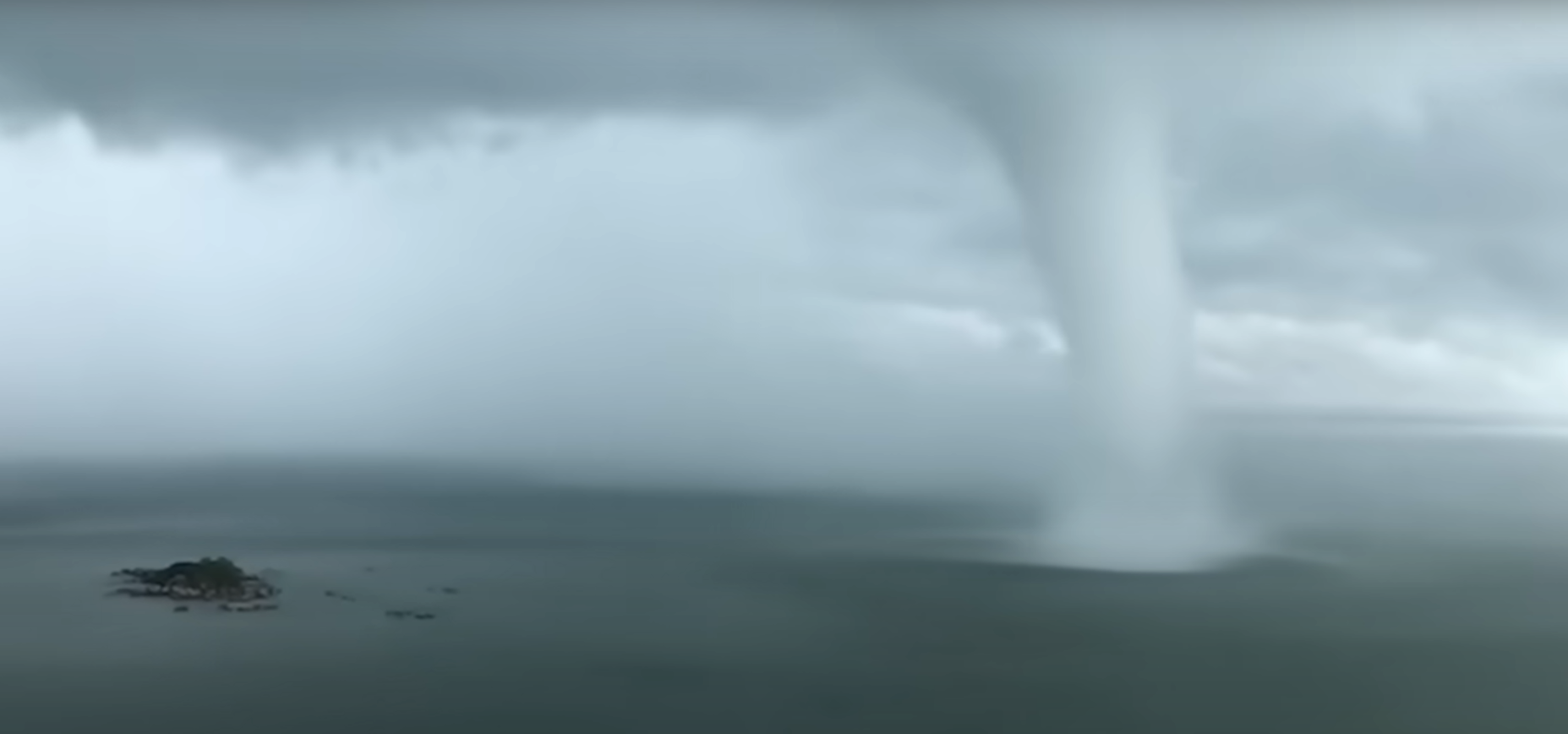 필리핀 앞 바다 허리캐인