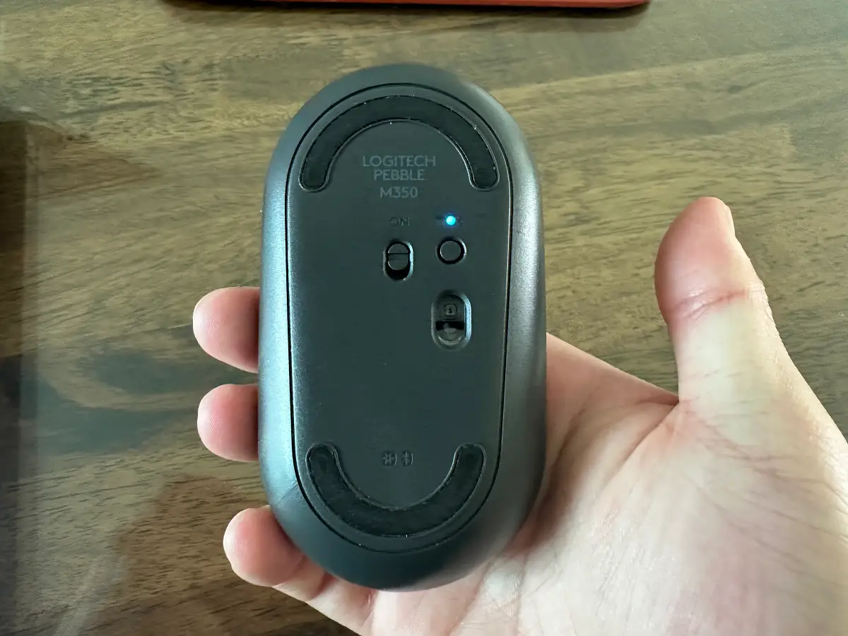 로지텍-페블-마우스-블루투스-연결-파랑색