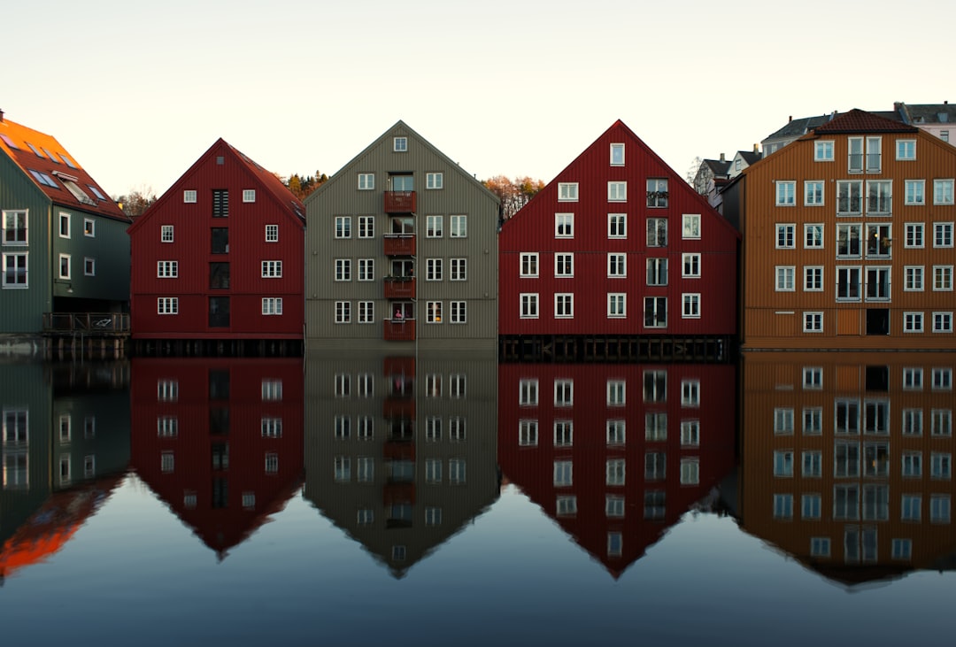 Mirroring.