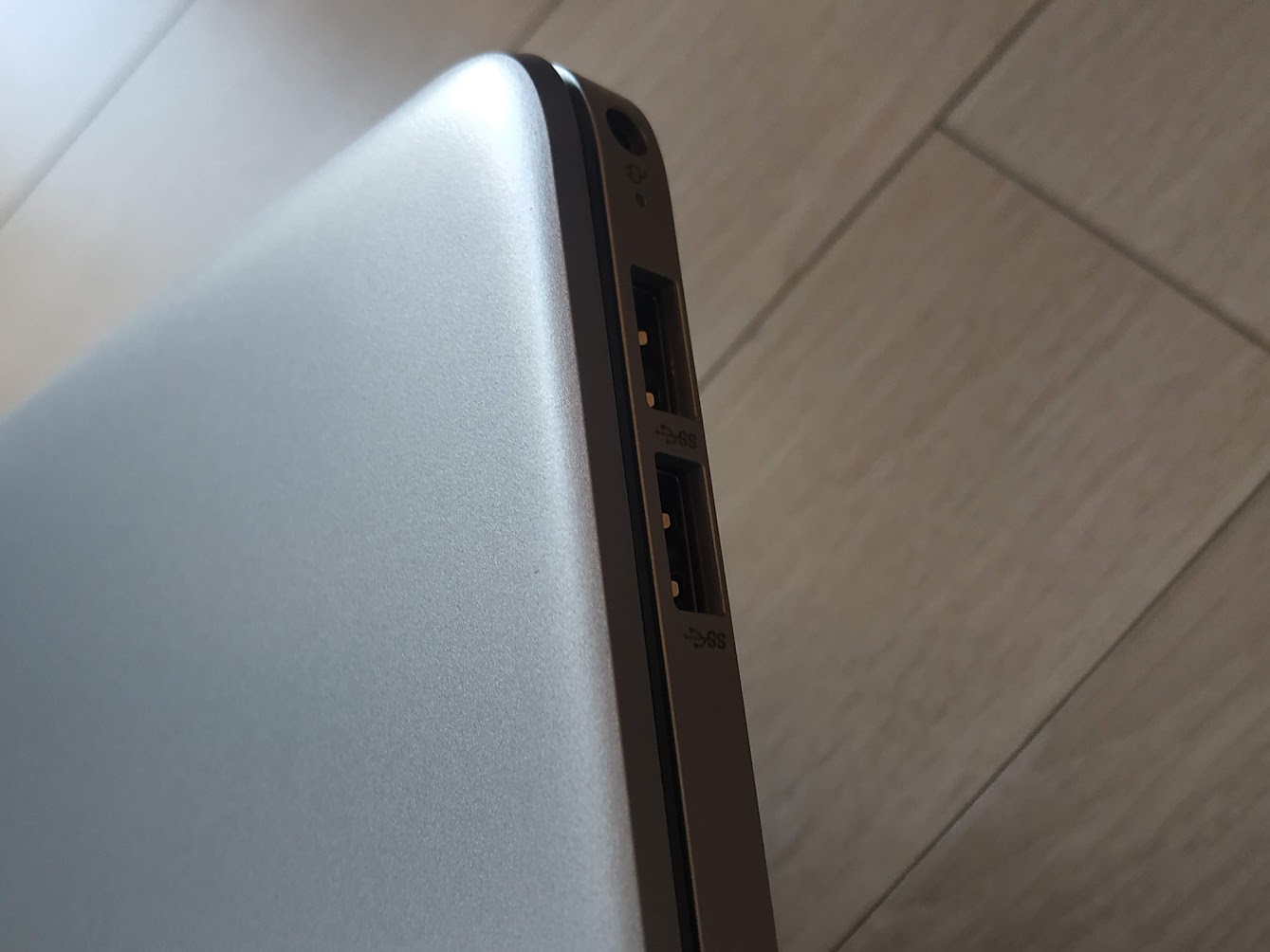 입출력 포트 우측