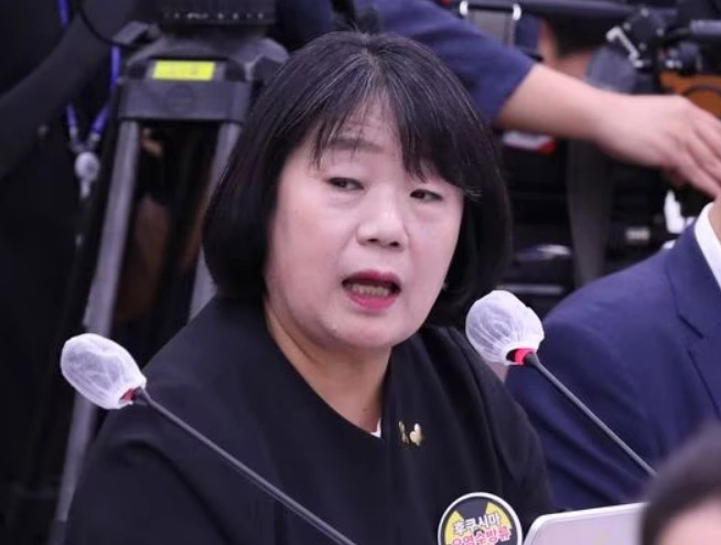 윤미향 국회의원 프로필 나이 학력 고향 및 윤미향 친북단체 조총련 행사 참석 논란