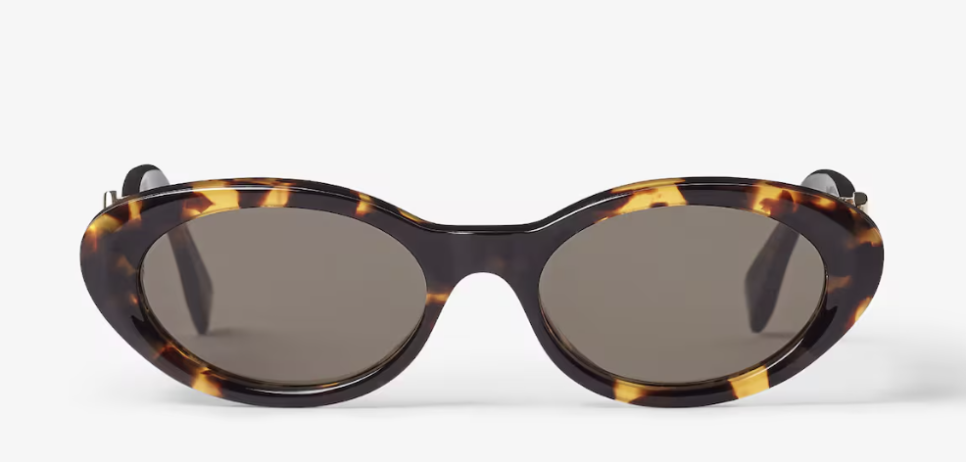 송혜교, 펜디 신상 스파이백으로 완성한 테토녀 스타일