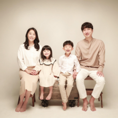  어버이날 선물 추천 BEST 5 - 가족 사진 촬영 서비스