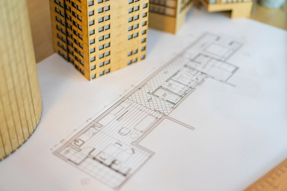 그린리모델링은 환경을 고려한 건축 리모델링을 의미합니다. 기존 문화유산을 보존하면서도 에너지 효율적인 디자인과 자원 절약, 친환경 소재 사용 등을 통해 지속 가능한 환경을 조성하는 것이 목표입니다