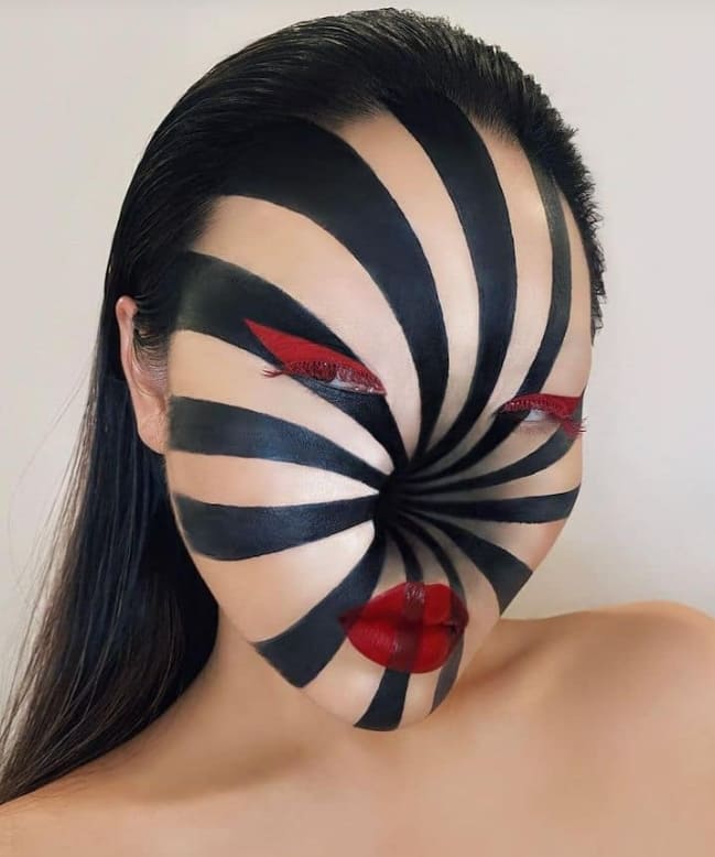 놀라운 밴쿠버의 한국인 메이크업 아티스트 VIDEO: How Mimi Choi's Facial Illusions Come Togethe