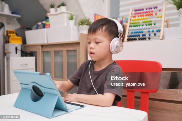 언어 치료 전문가들이 경고하는 팬데믹 이후의 언어 발달 지연