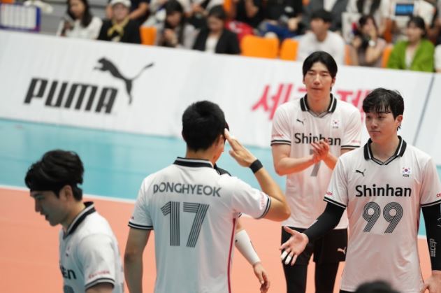 한국 남자배구 역전패 일본 감독