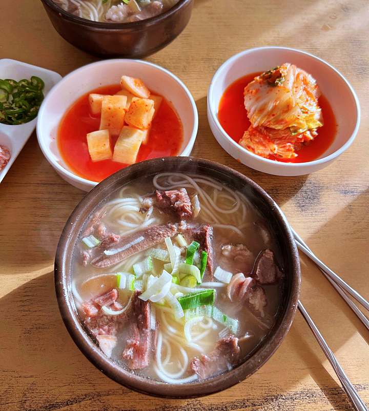토요일은 밥이좋아 예산 백종원 예산시장 부근 소머리 국수 맛집 소머리국밥 장터 국밥 수육 예산10미 현지인 추천 토밥 좋아 방송정보