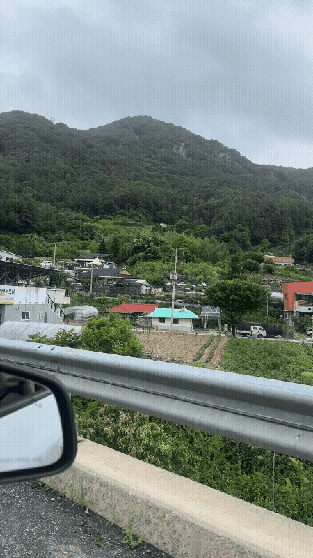 비가 그친 뒤 구곡폭포로 이동하며 본 강촌 산세 풍경