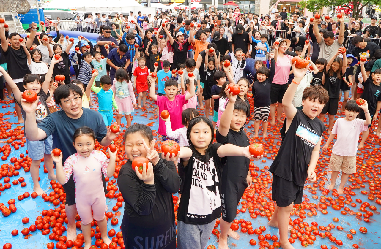 물(水)맑은 퇴촌, 물(紅)오른 토마토제24회 퇴촌토마토거리축제6월 19일 ~ 21일 퇴촌면 광동리 일원 개최