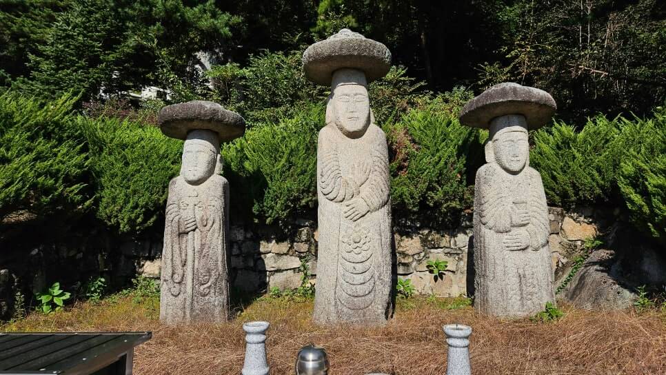 안성 쌍미륵사 : 두 미륵불이 전하는 치유와 희망의 도량