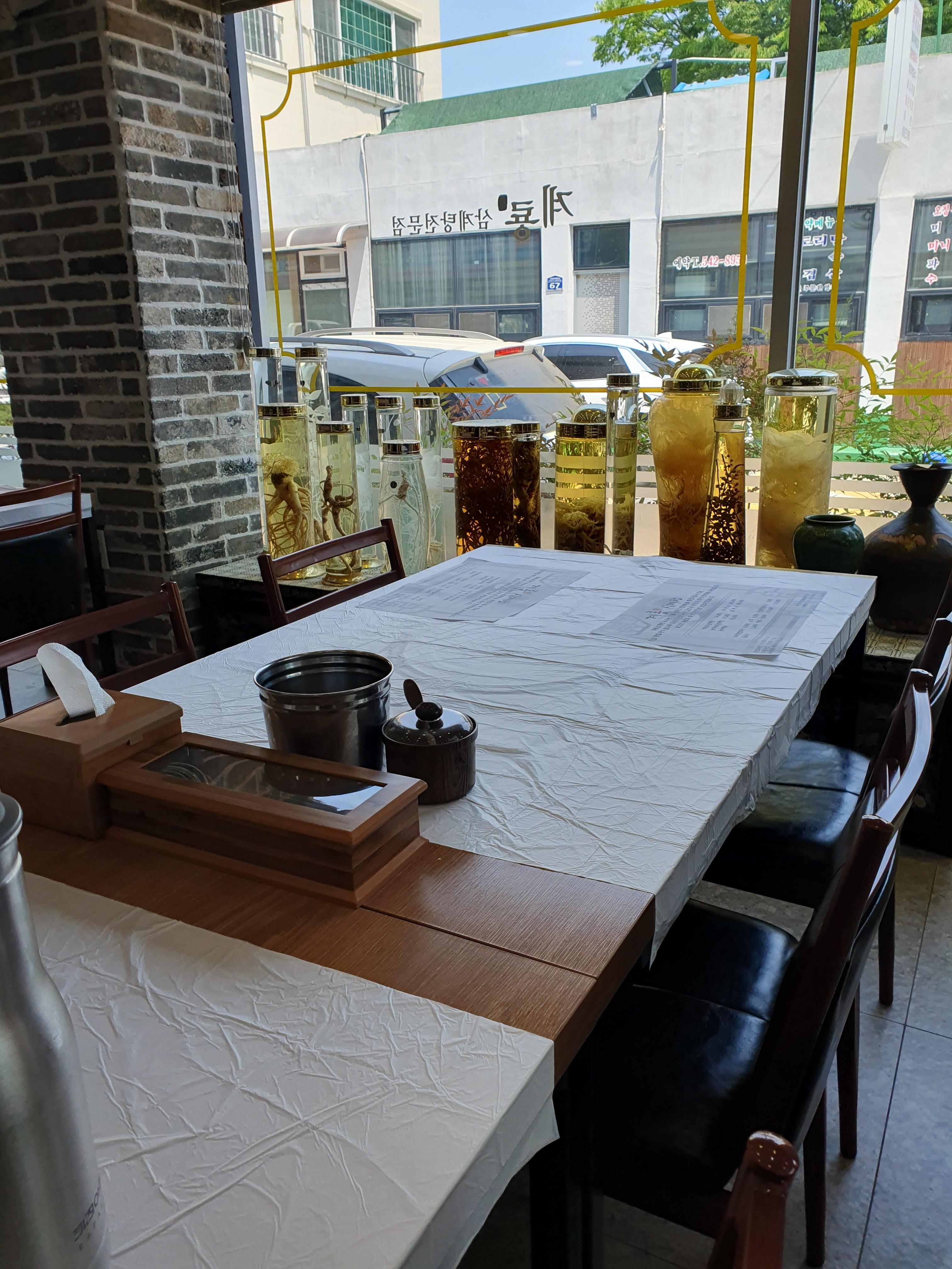 원내동 삼계탕 맛집 계룡삼계탕 실내