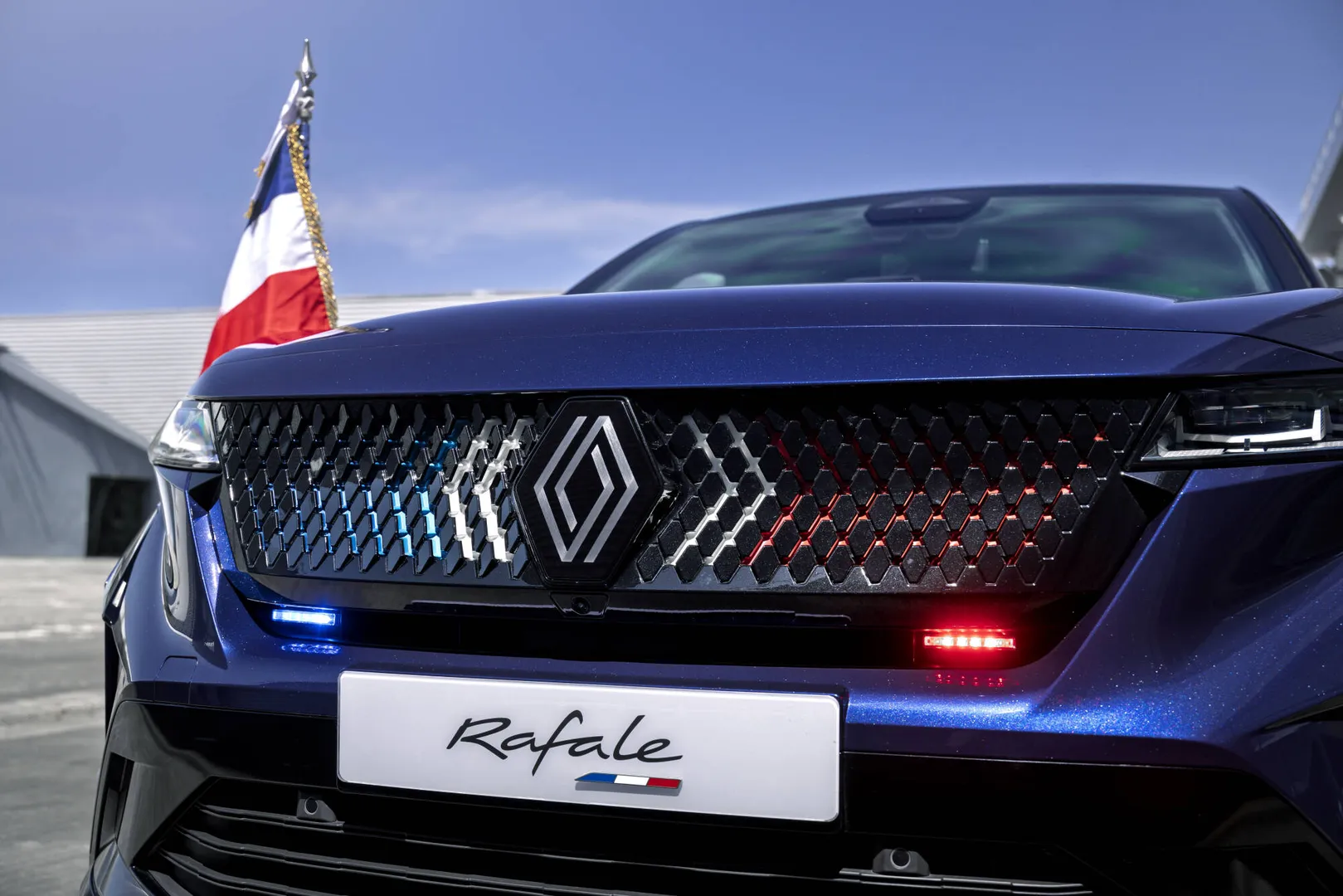 르노 라팔 프레지덴셜 차량 이미지