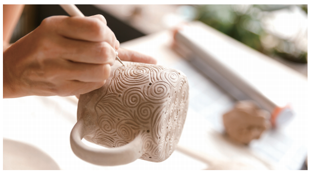 공예원-하는일-업무환경-되는법-학과-전망